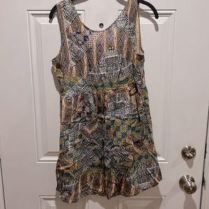 Pattern dress with tie back